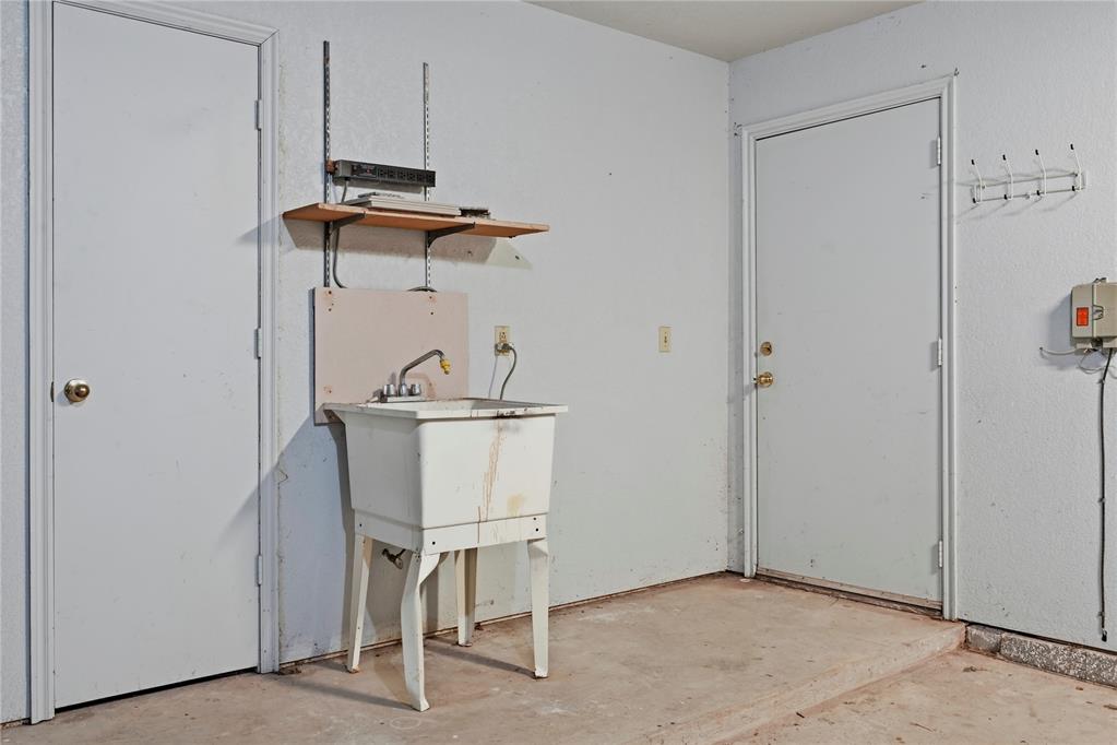 3808 Drawbridge Lane Property Photo 42