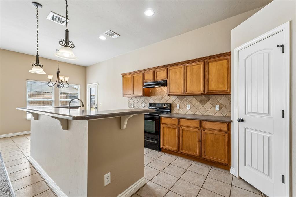 9528 Sw 25th Street Property Photo 6
