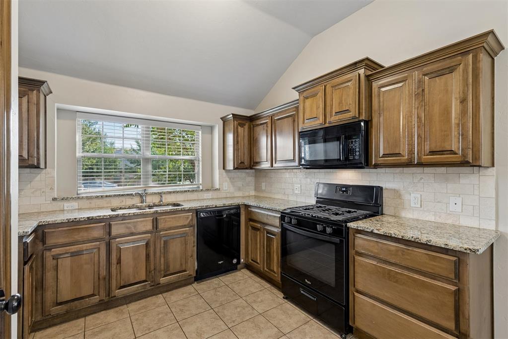 2500 Nw 185th Street Property Photo 7