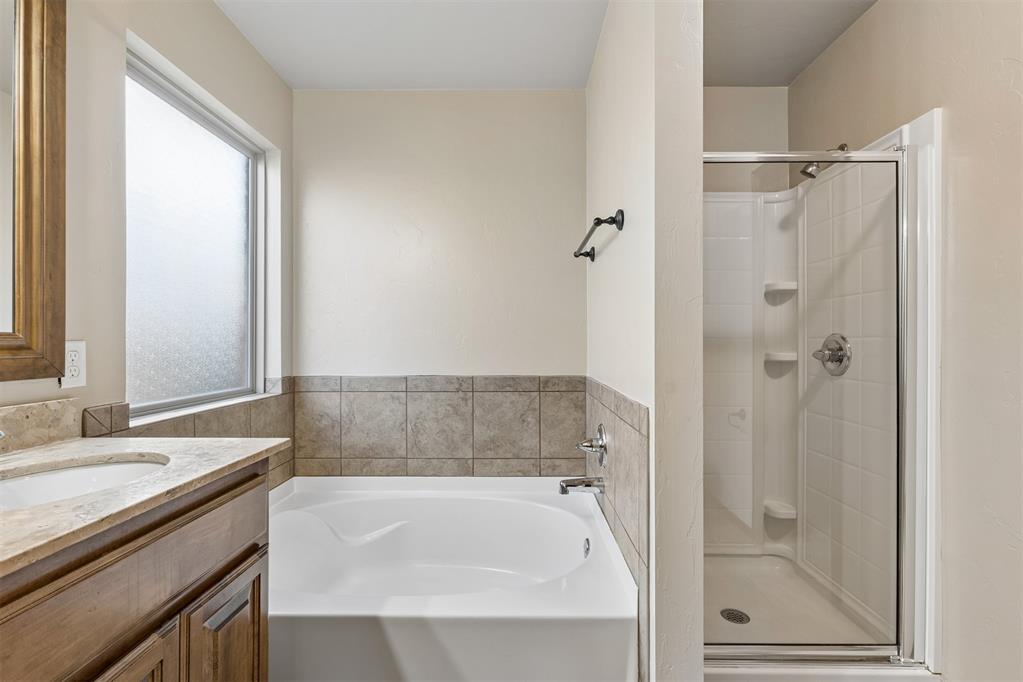 2500 Nw 185th Street Property Photo 13