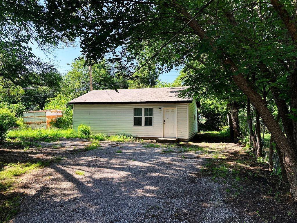 1711 Nw Kingsbury Avenue Property Photo 3