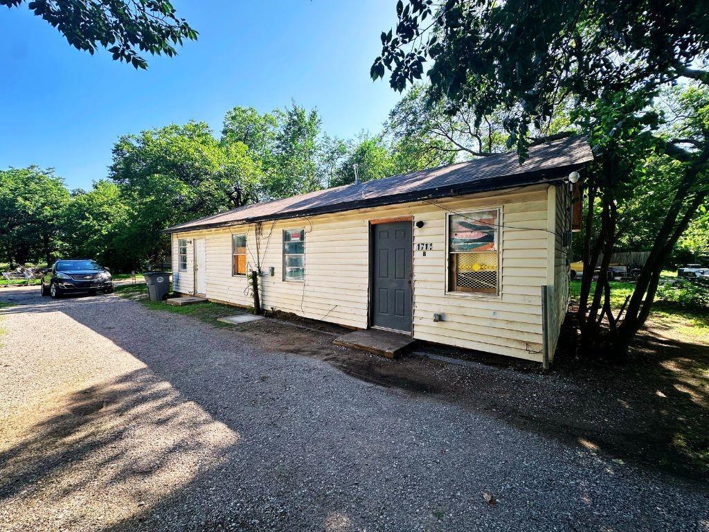 1711 Nw Kingsbury Avenue Property Photo 4