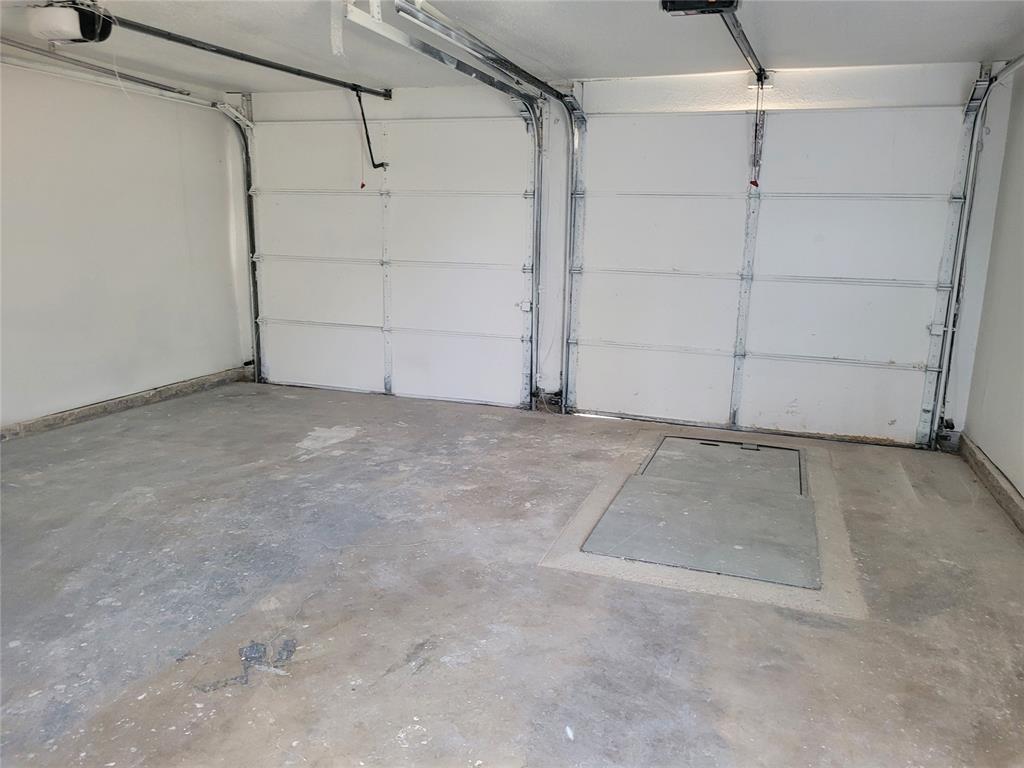 10012 S Douglas Avenue Property Photo 10