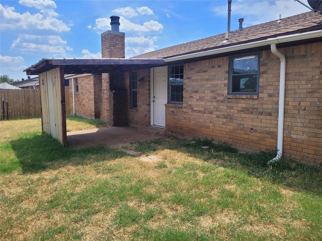10012 S Douglas Avenue Property Photo 11