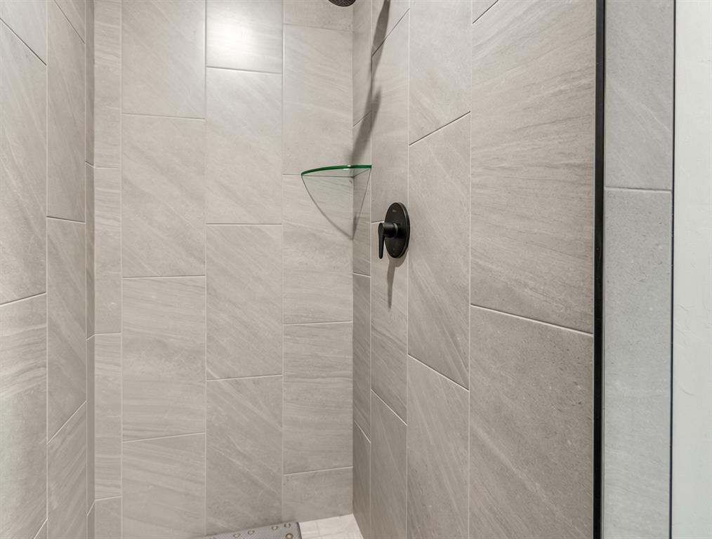 2100 Norwood Drive Property Photo 25