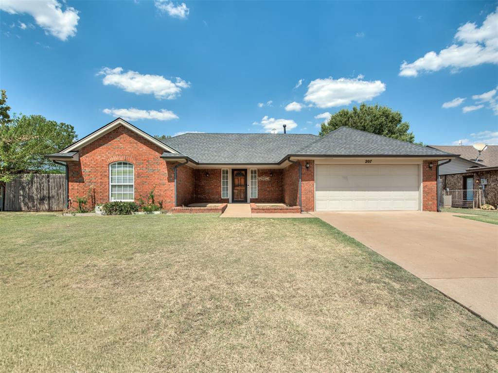 207 W Cherokee Drive Property Photo 1