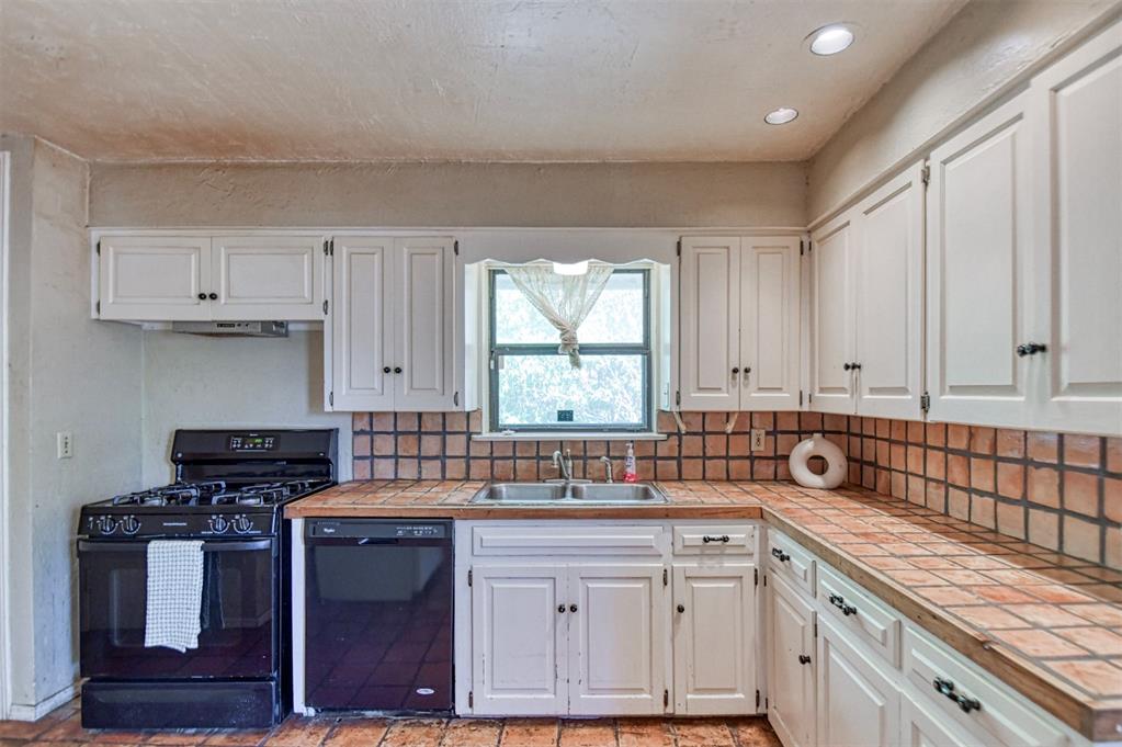 3939 Cashion Place Property Photo 11
