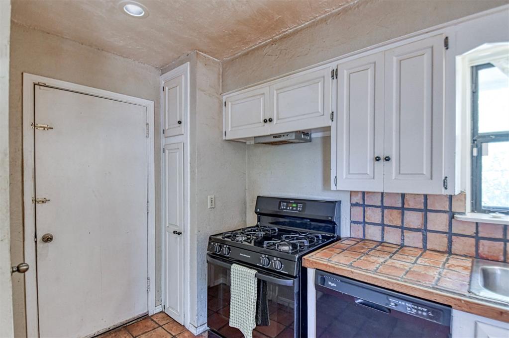 3939 Cashion Place Property Photo 13