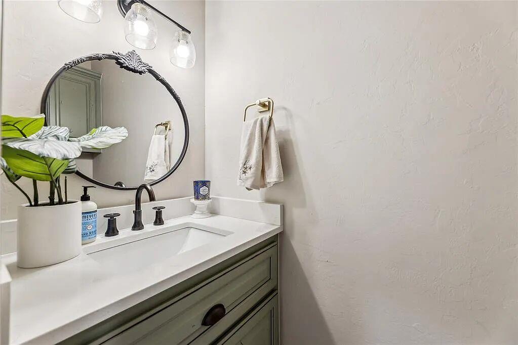 2585 Forest Glen Drive Property Photo 23