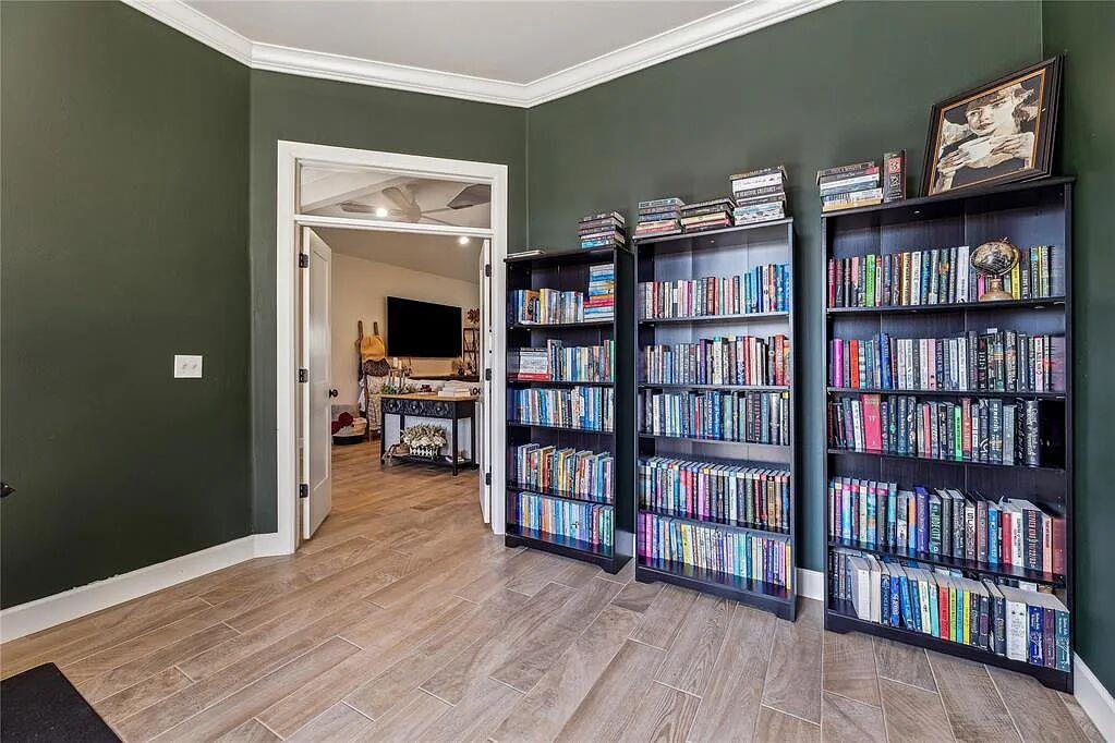 2585 Forest Glen Drive Property Photo 25
