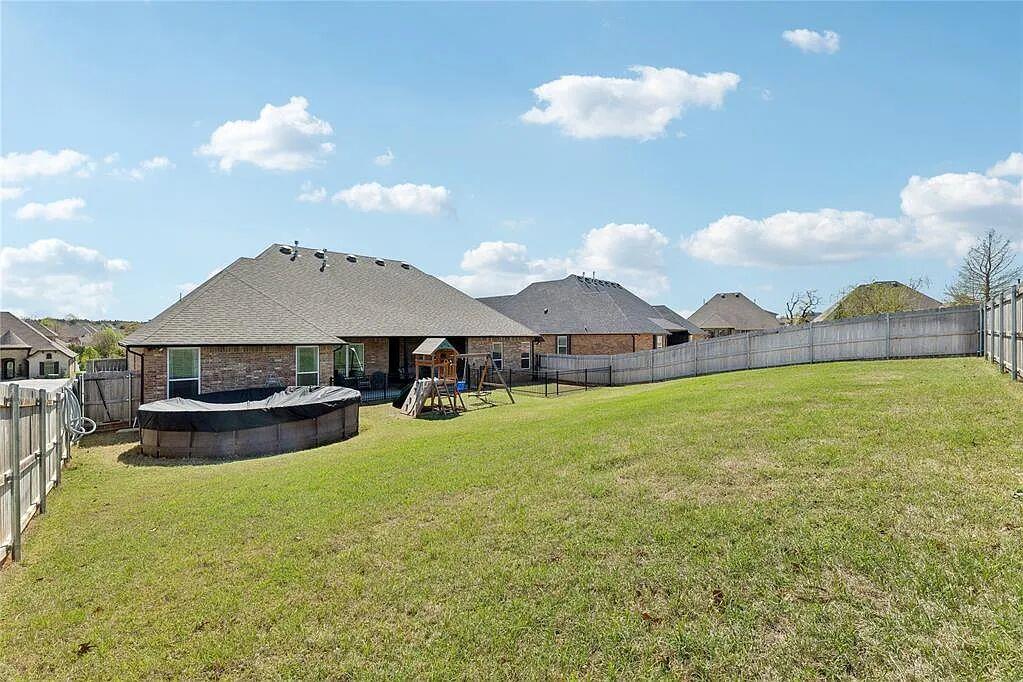 2585 Forest Glen Drive Property Photo 27