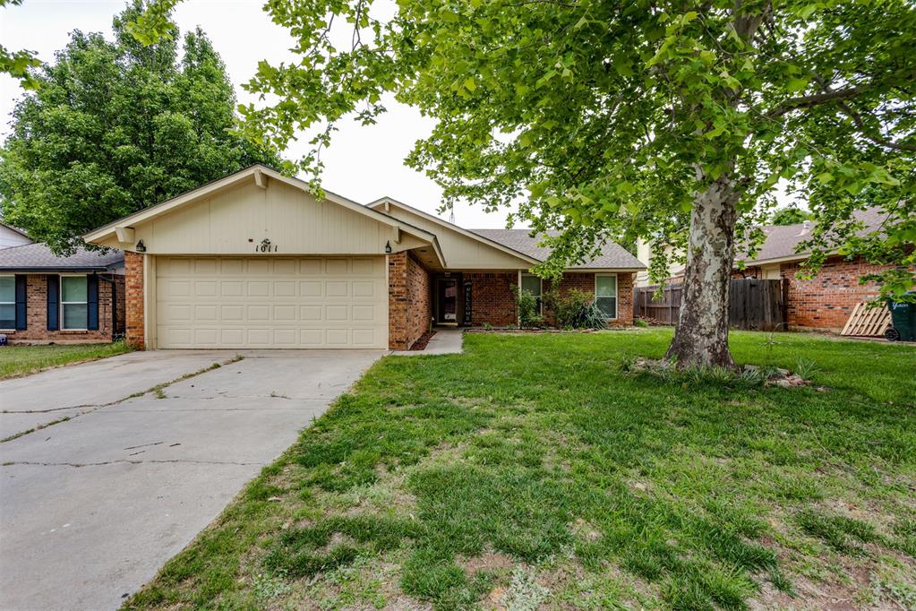 1011 Royal Lane Property Photo 2