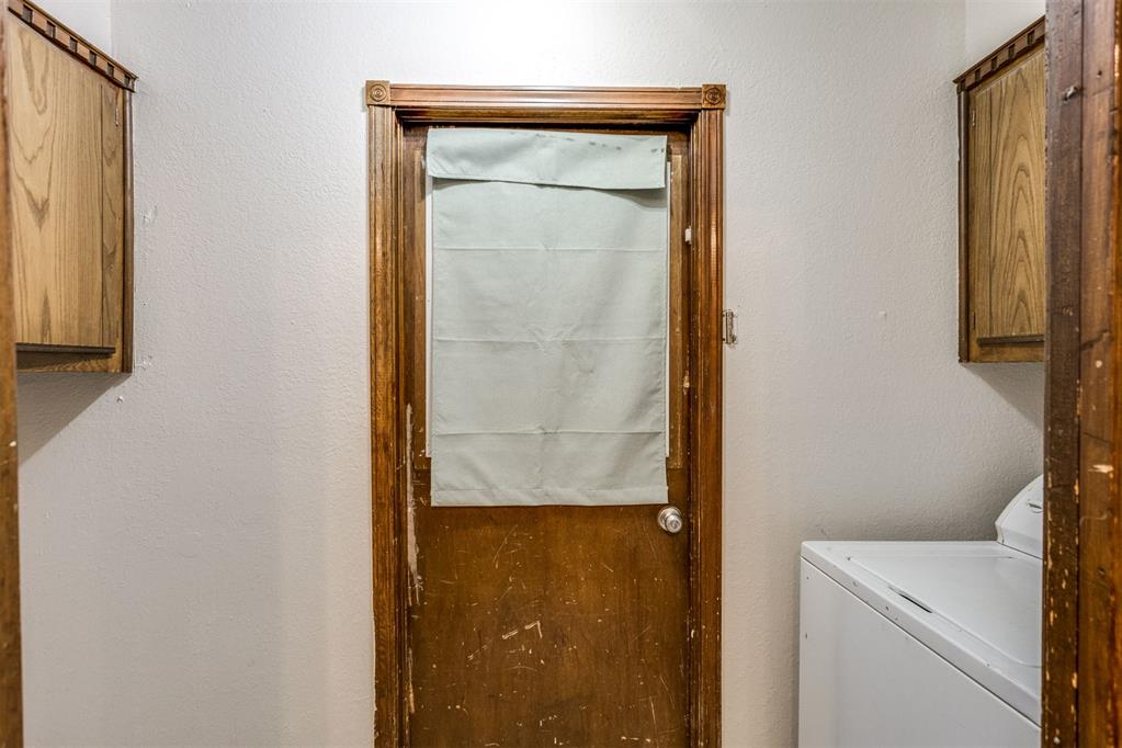1011 Royal Lane Property Photo 13