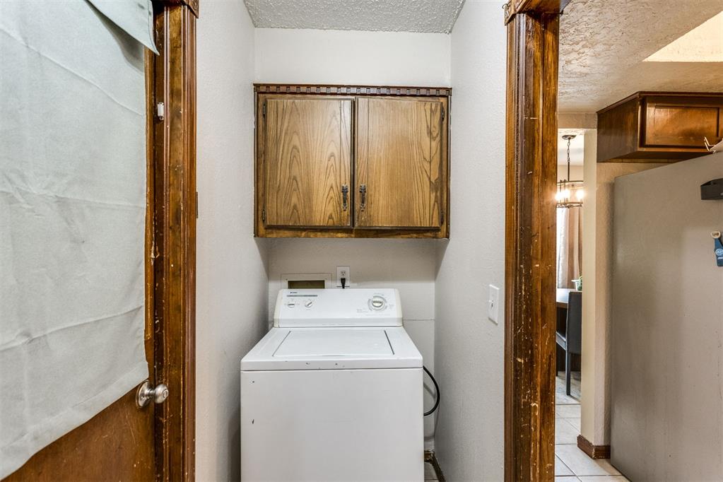 1011 Royal Lane Property Photo 14