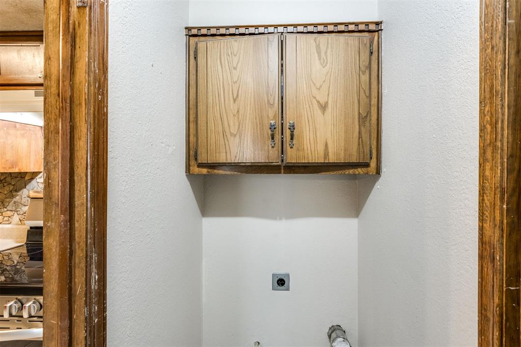 1011 Royal Lane Property Photo 15