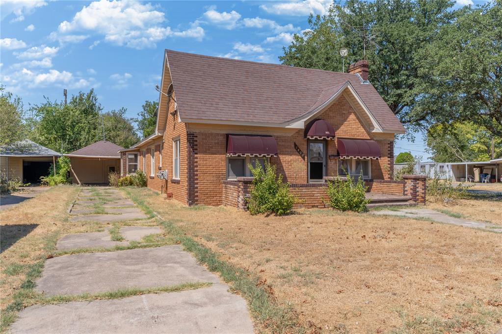 1402 S 19th Street Property Photo 2