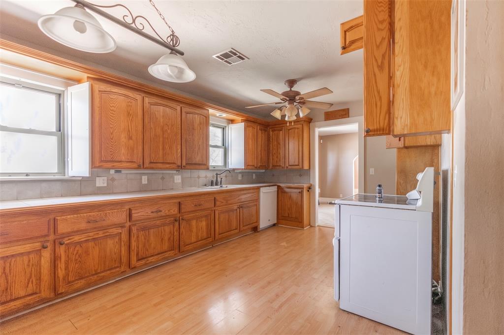 1402 S 19th Street Property Photo 3