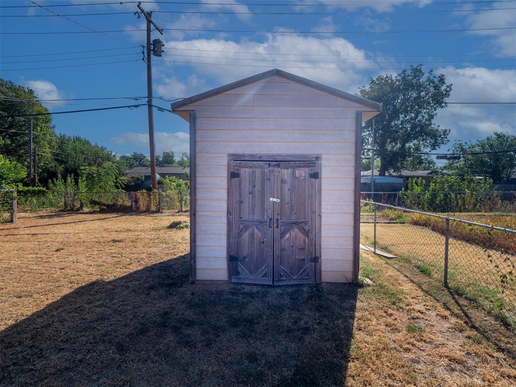 242 S Janeway Avenue Property Photo 7