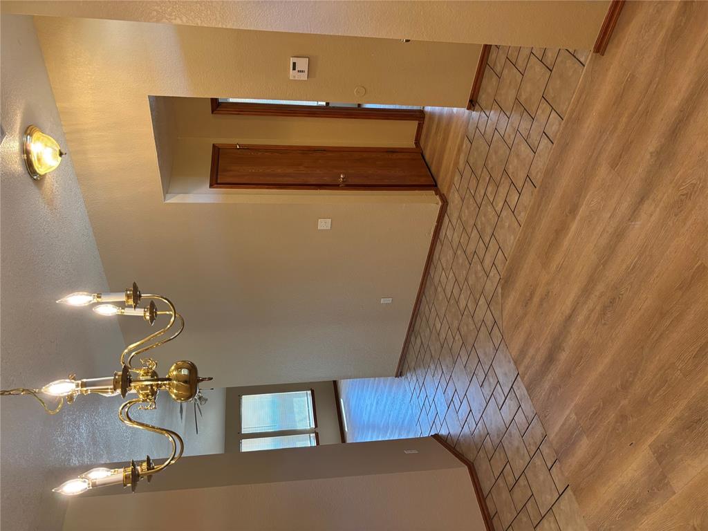 8204 Prairie Ridge Road Property Photo 4