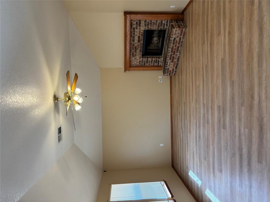 8204 Prairie Ridge Road Property Photo 6