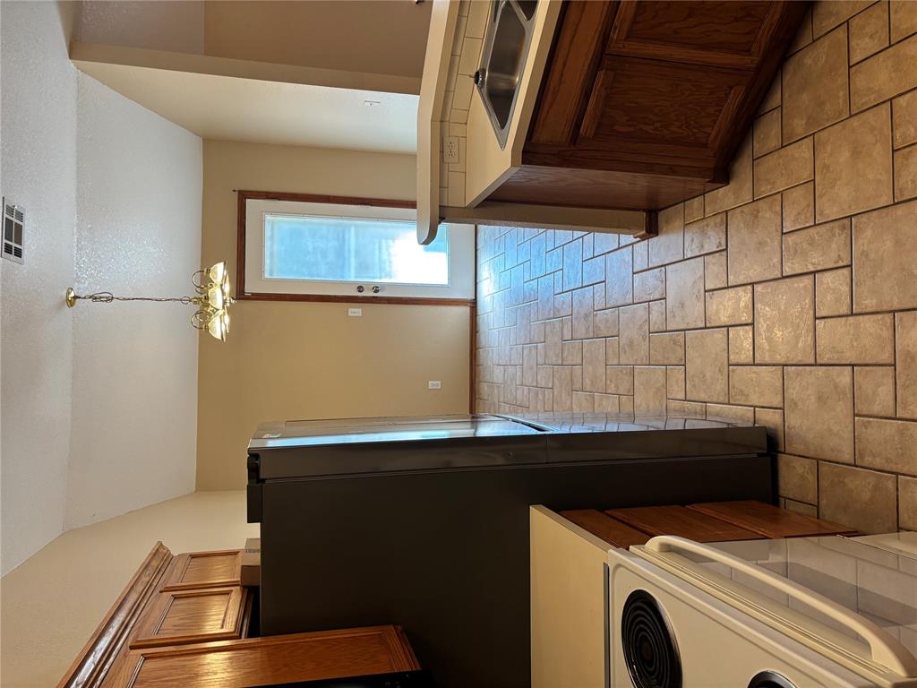 8204 Prairie Ridge Road Property Photo 10