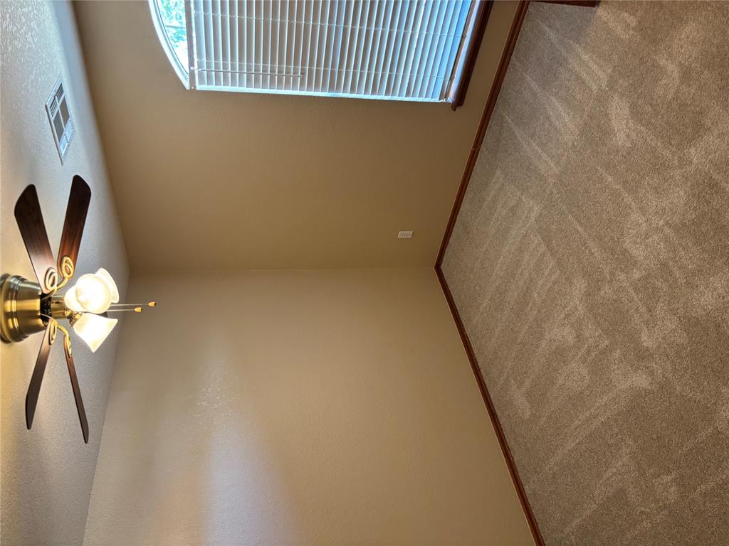 8204 Prairie Ridge Road Property Photo 17