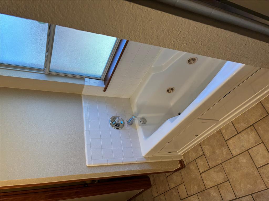 8204 Prairie Ridge Road Property Photo 22