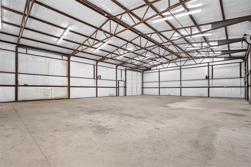 7811 N Kickapoo Avenue Property Photo 15