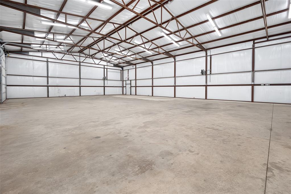 7811 N Kickapoo Avenue Property Photo 16