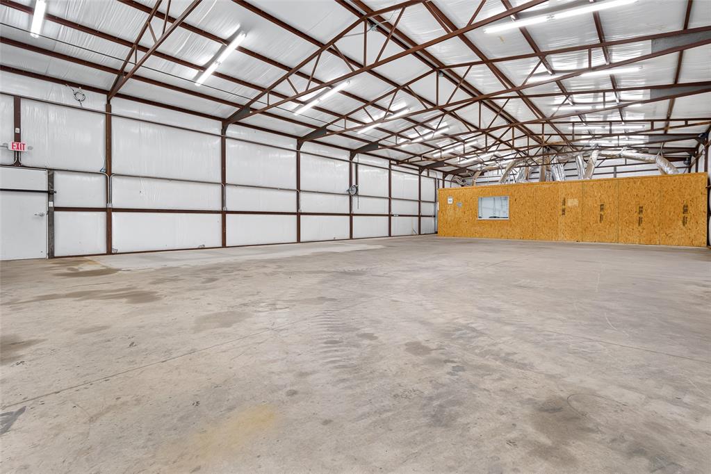 7811 N Kickapoo Avenue Property Photo 17