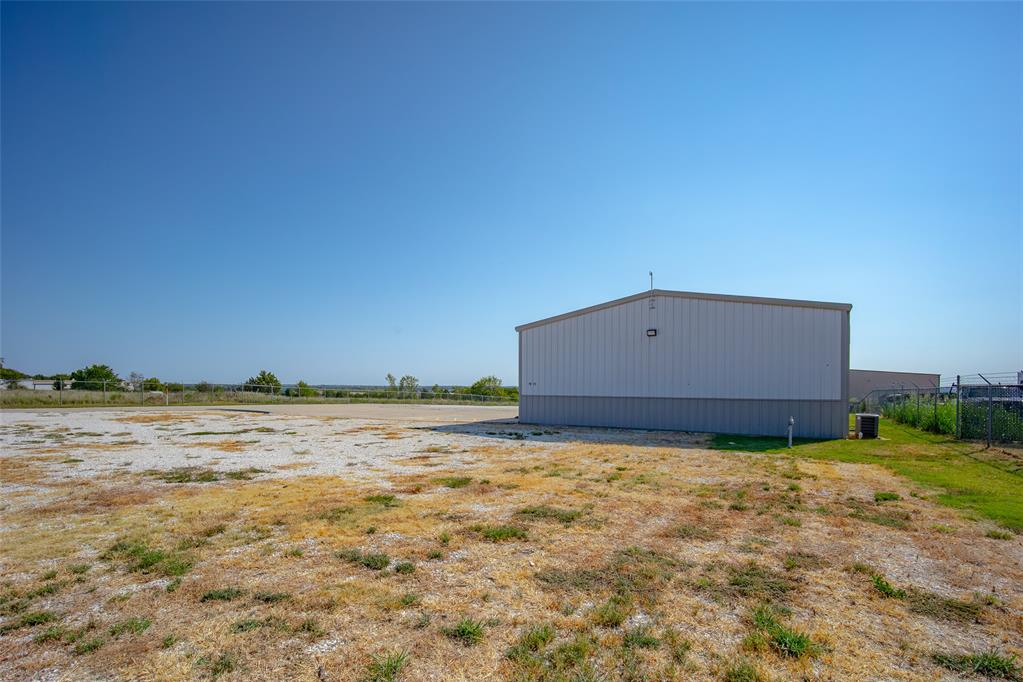 7811 N Kickapoo Avenue Property Photo 21