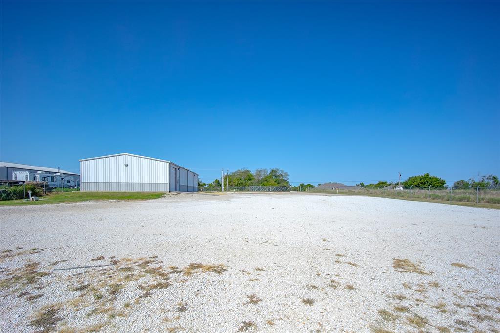 7811 N Kickapoo Avenue Property Photo 25