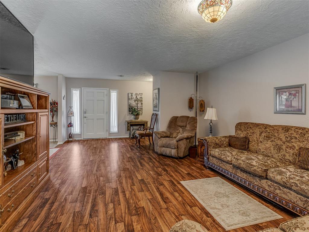 1317 California Avenue Property Photo 9
