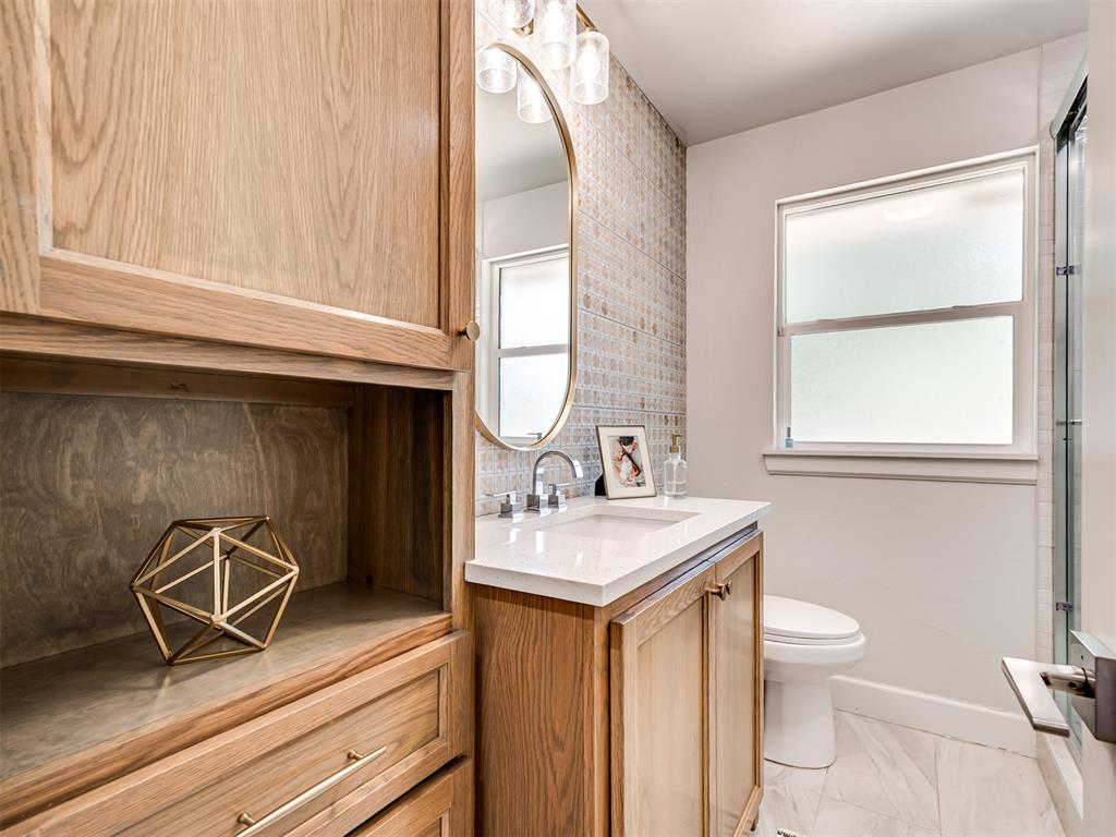 1605 Rowena Lane Property Photo 4