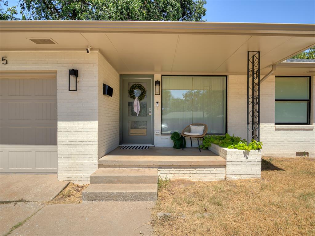 1605 Rowena Lane Property Photo 6