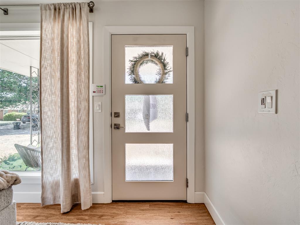 1605 Rowena Lane Property Photo 7