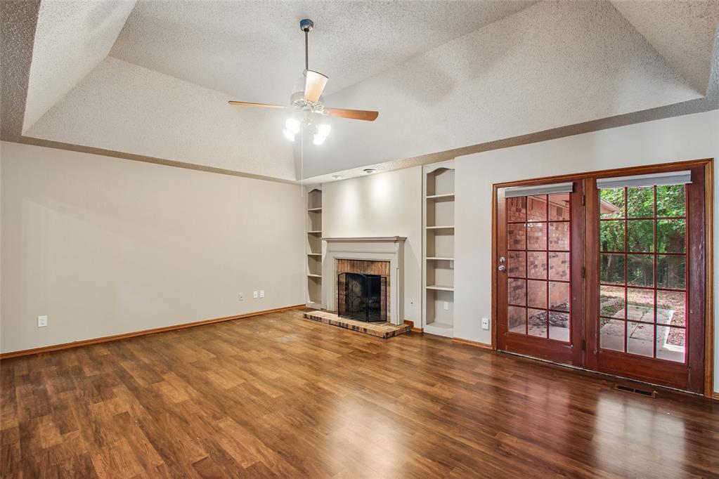 1536 Creekside Drive Property Photo 4