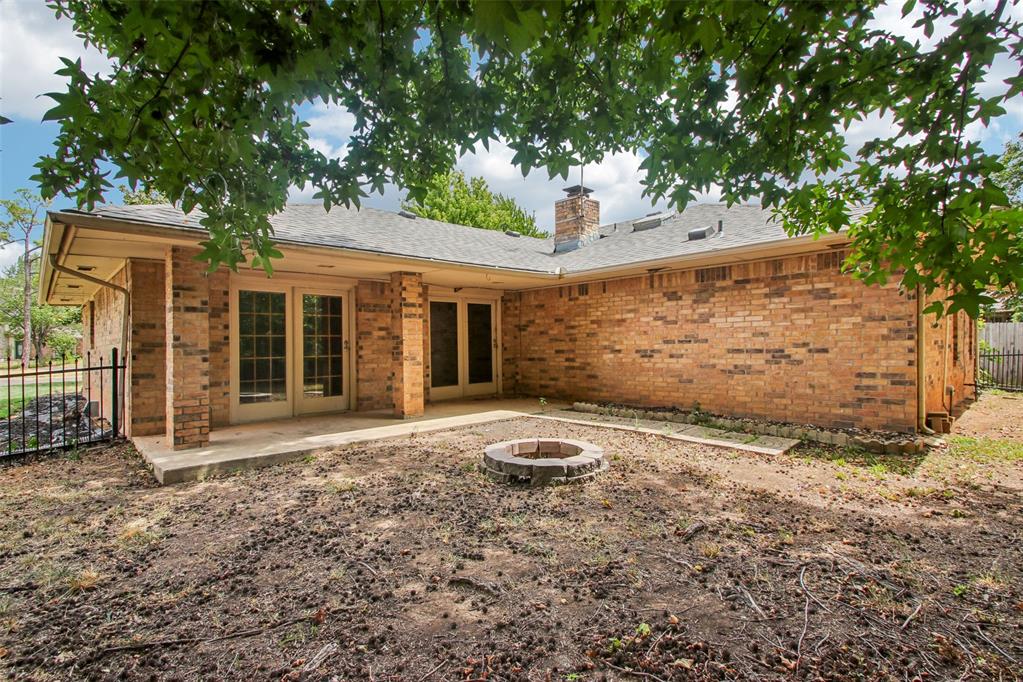 1536 Creekside Drive Property Photo 5