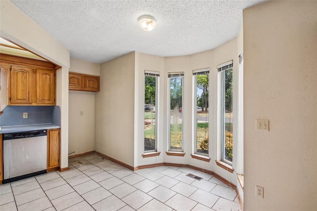1536 Creekside Drive Property Photo 16