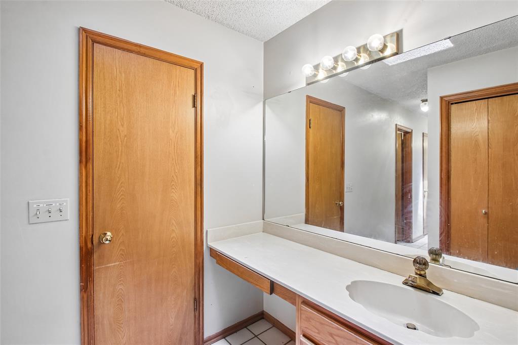 1536 Creekside Drive Property Photo 28