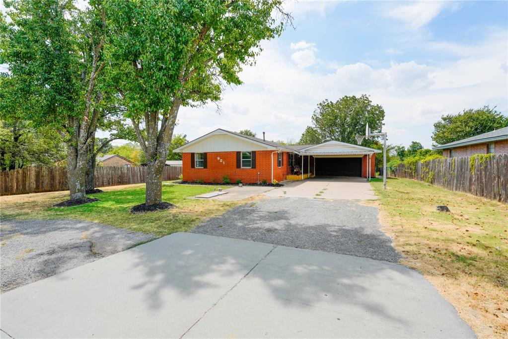 921 S Post Road Property Photo 4