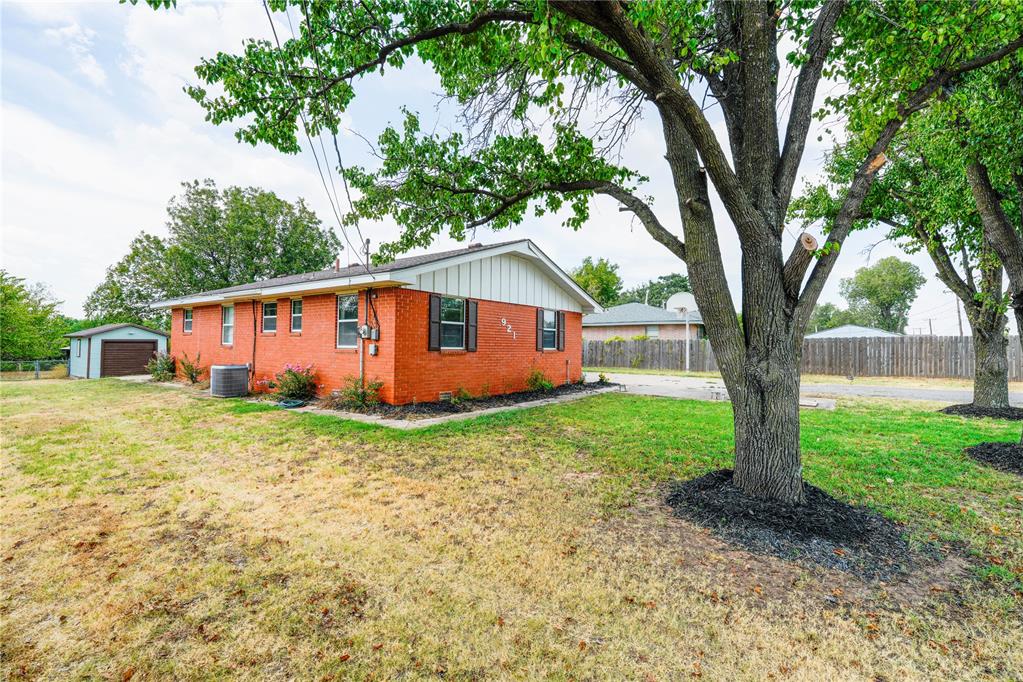 921 S Post Road Property Photo 5