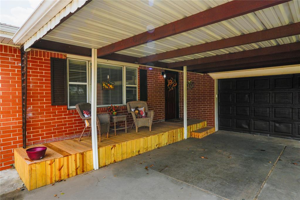 921 S Post Road Property Photo 6