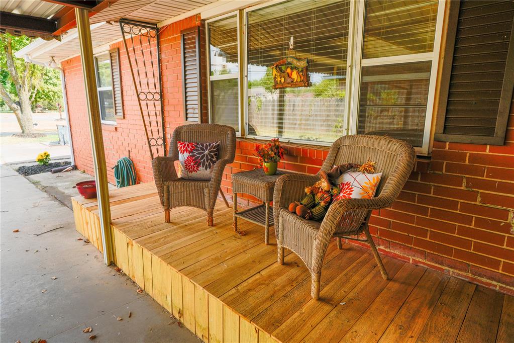 921 S Post Road Property Photo 8