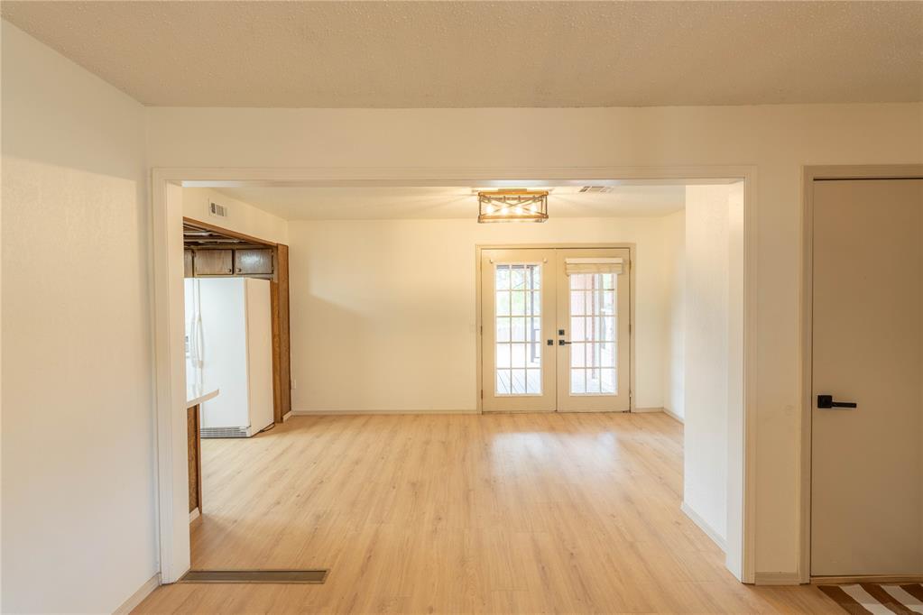 921 S Post Road Property Photo 10