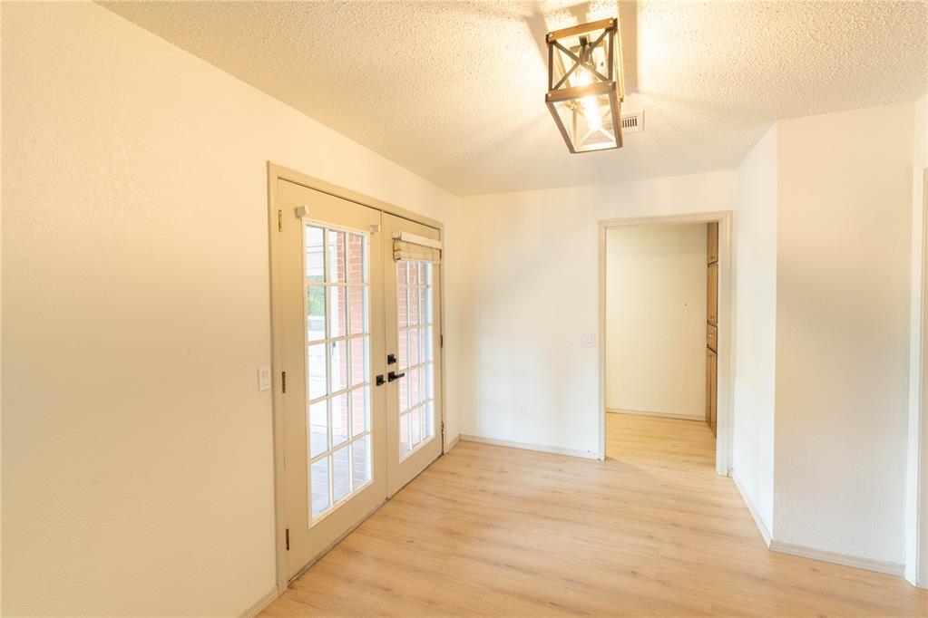 921 S Post Road Property Photo 11
