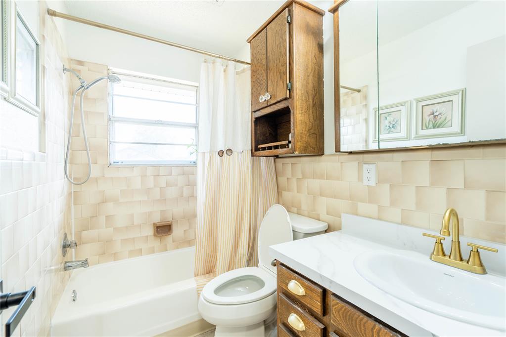 921 S Post Road Property Photo 15