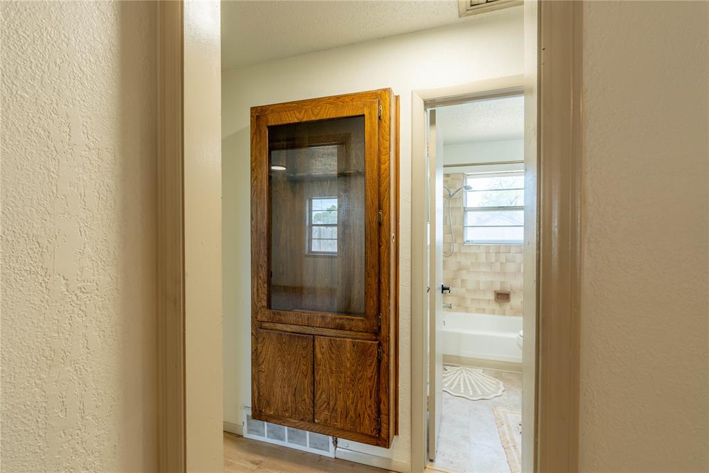 921 S Post Road Property Photo 25