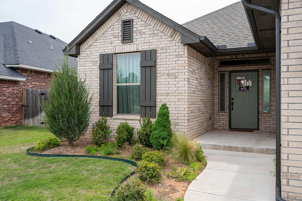 4604 Bermuda Drive Property Photo 2