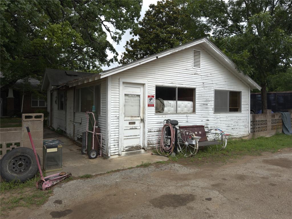 14250 N 365 Road Property Photo 3